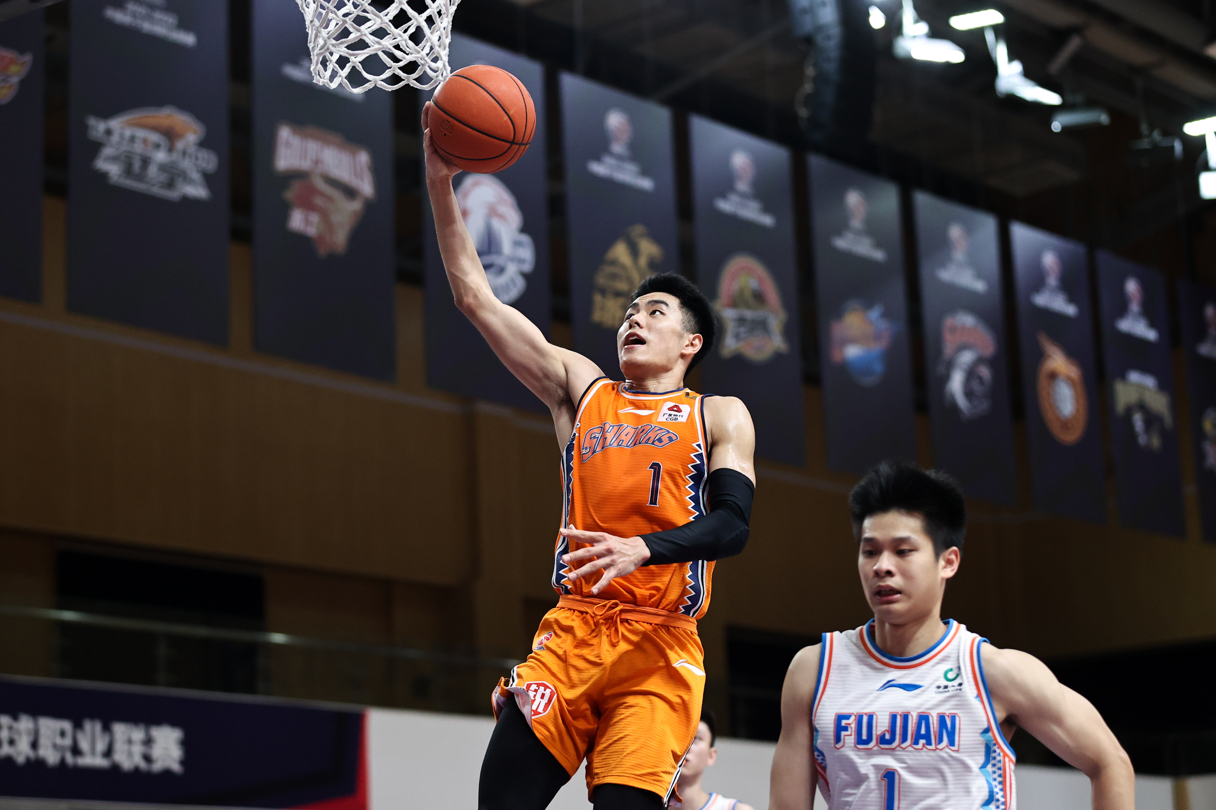 快船翻盘新疆队,陶汉林高光表现 快船翻盘新疆队,陶汉林高光表现