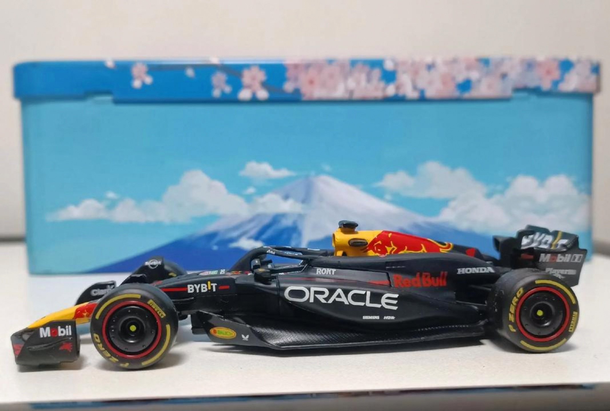 红牛车队逆转迈凯伦，佩雷兹惊艳四座