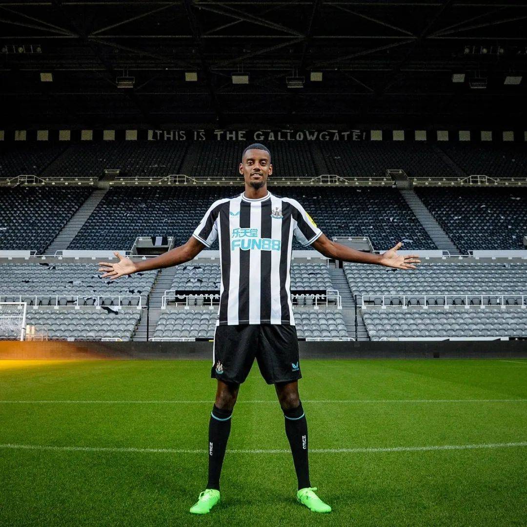 乌克兰绝杀瑞典，伊布状态火热