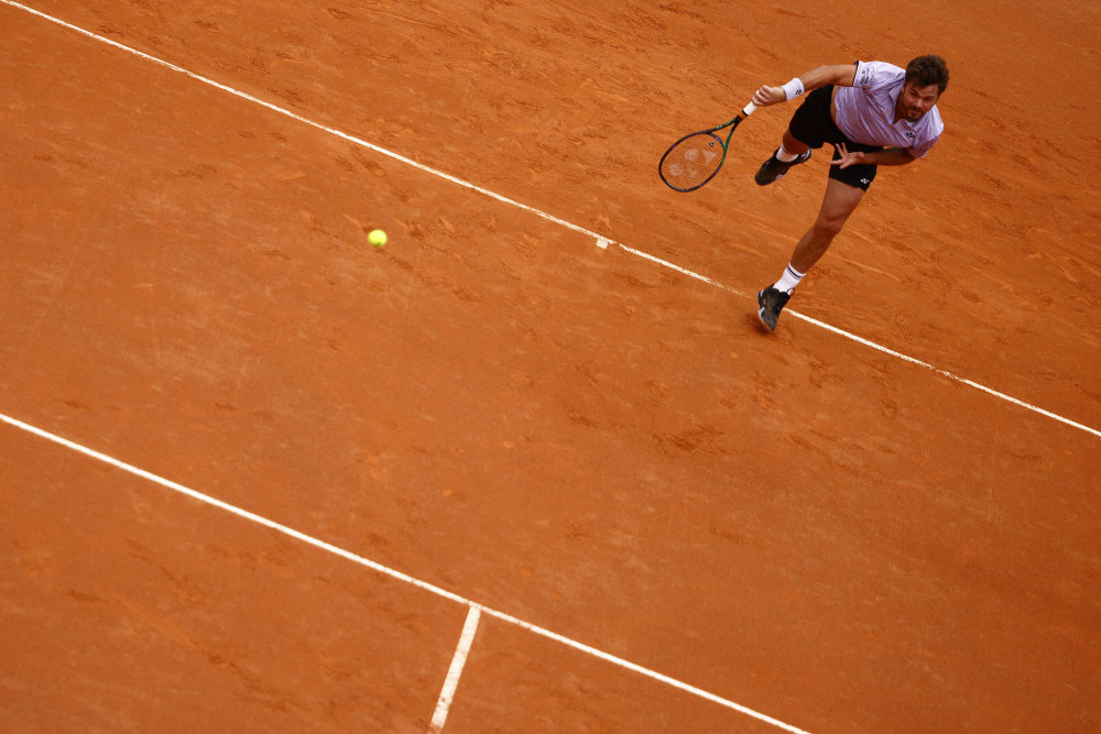 意大利网球队翻盘英国网球队，瓦林卡送出助攻