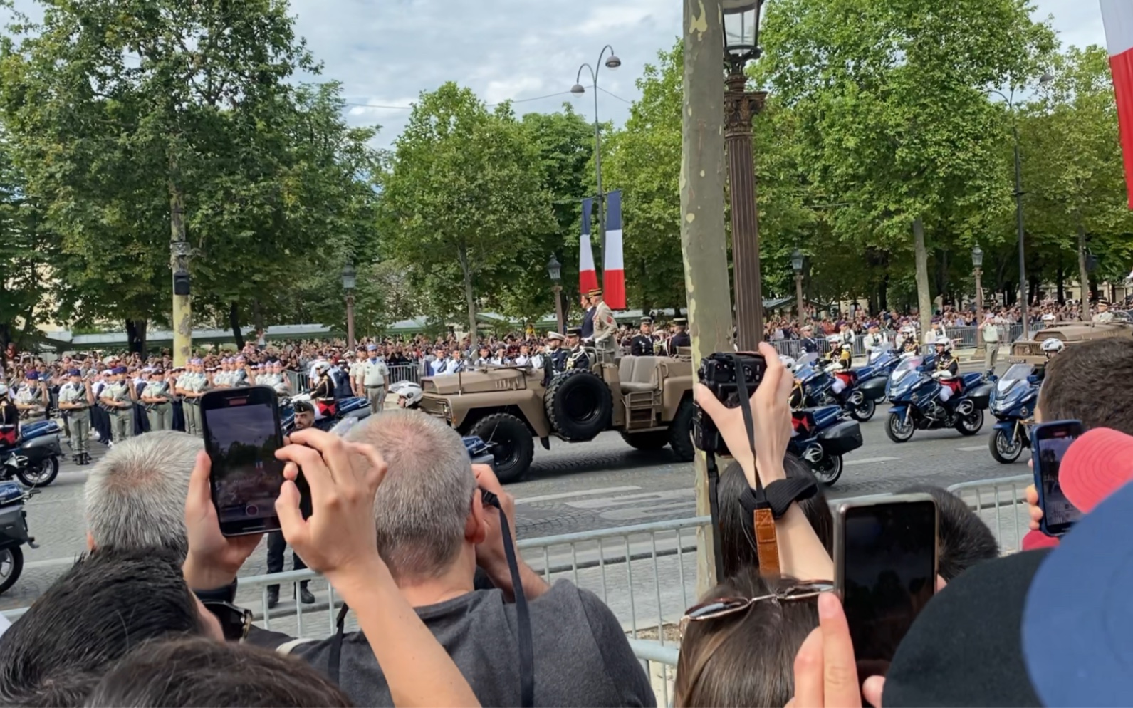 法国队横扫日本队，马龙高光表现