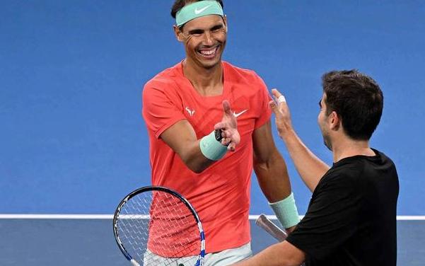 英国网球队横扫澳大利亚网球队,纳达尔惊艳世界 英国网球队横扫澳大利亚网球队,纳达尔惊艳世界