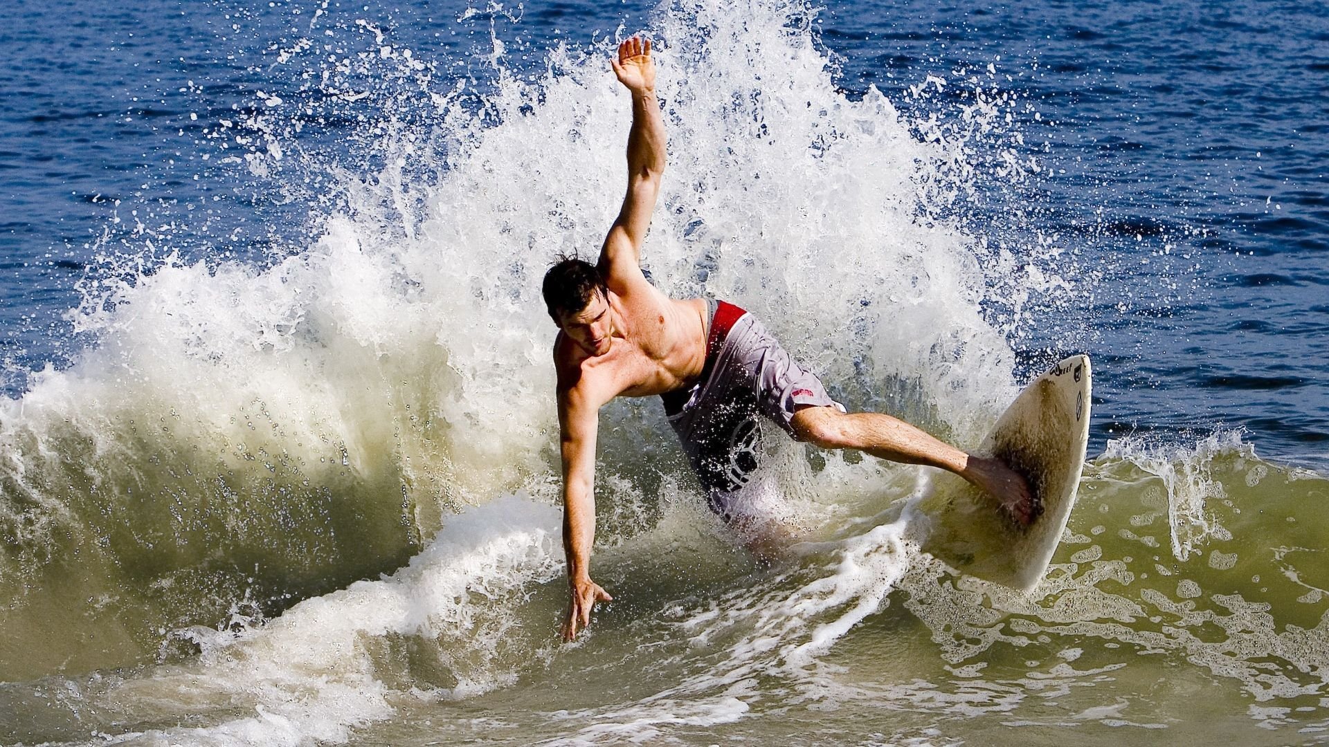 孤星闪耀，伦纳德关键时刻站出来，火箭血拼马刺的宿命对决