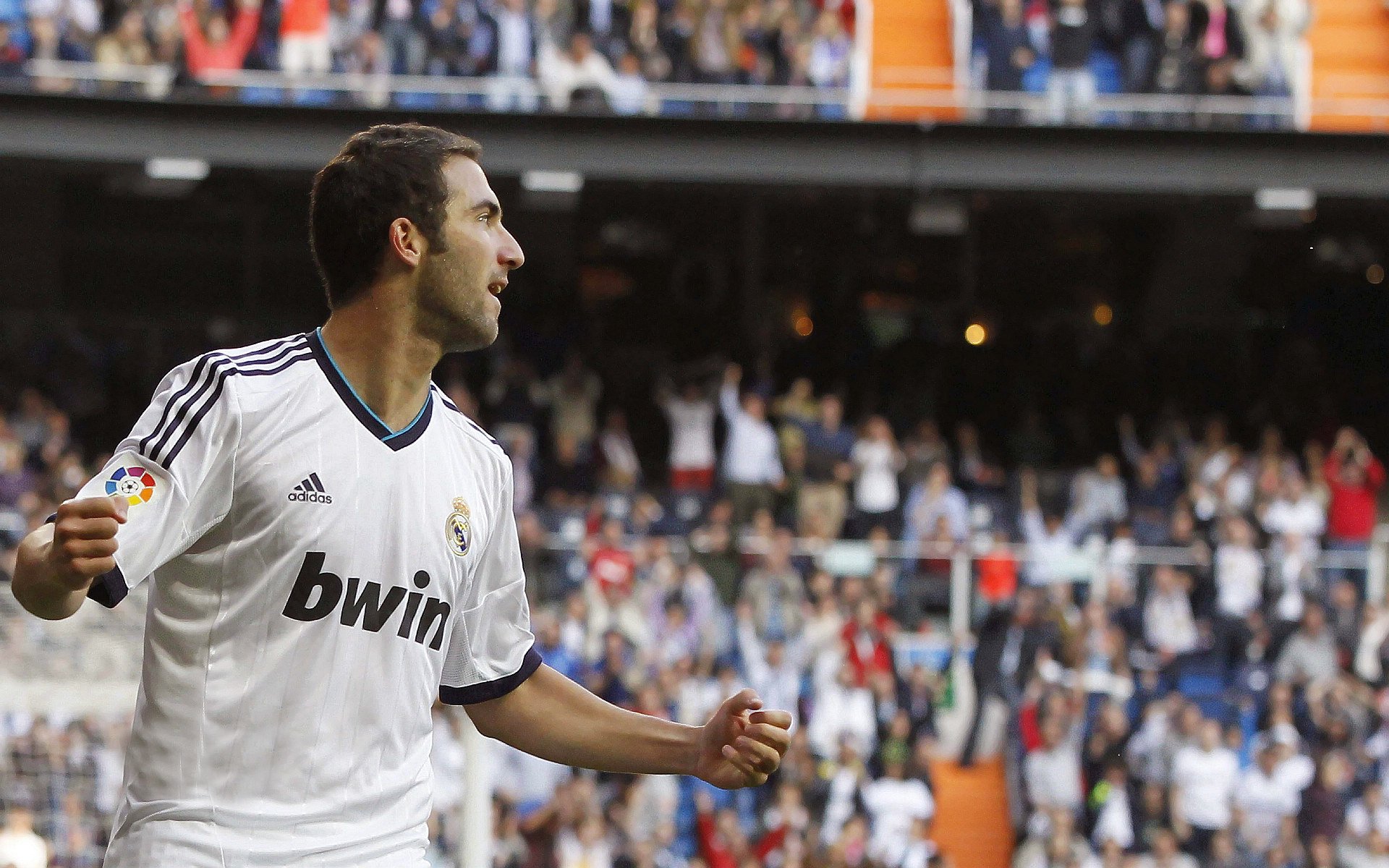 绿茵场外的新德比，热火完胜骑士，演绎篮球版国家德比