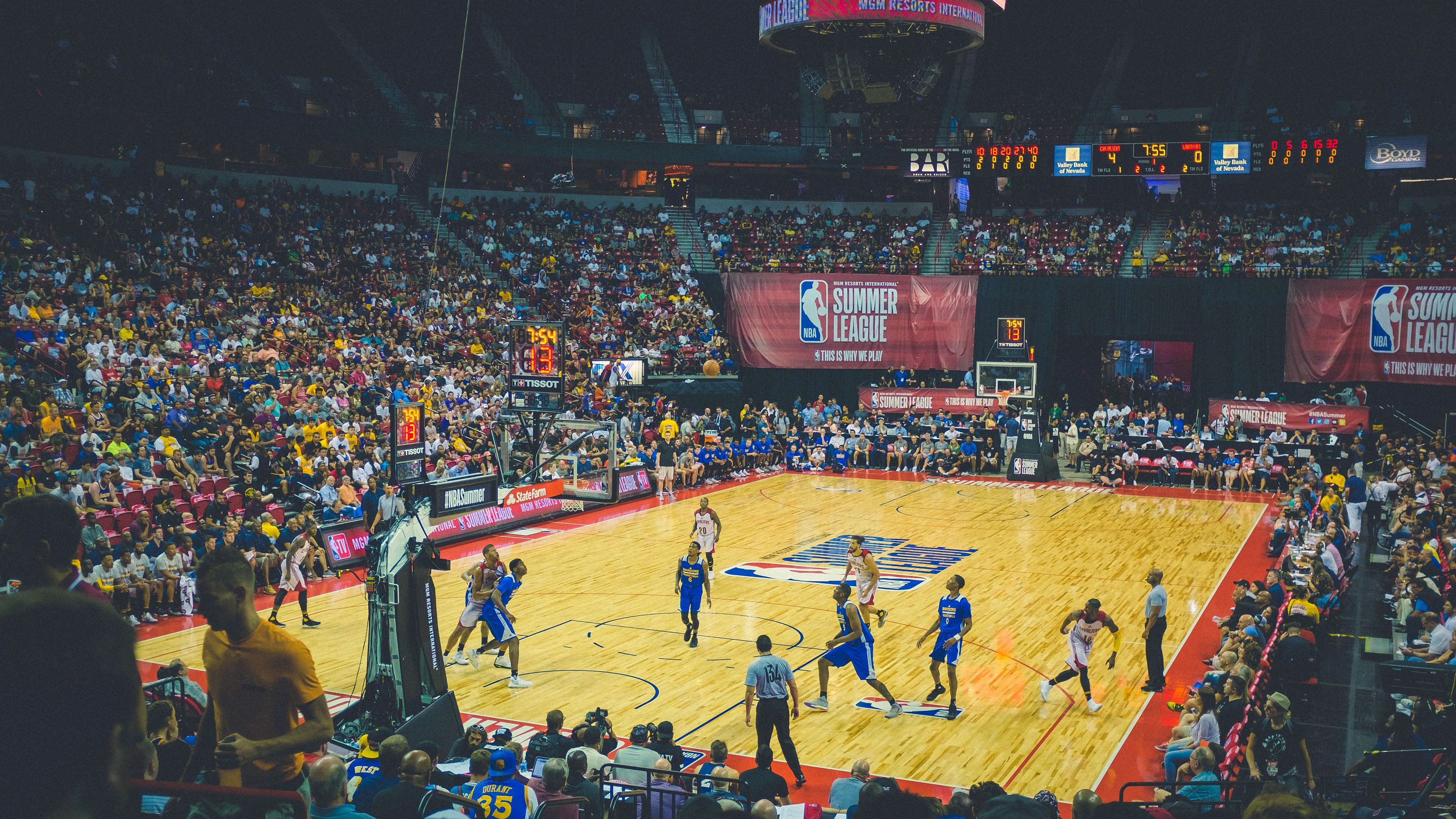 绝杀与点燃，从ATP总决赛到联合杯，纳达尔如何定义网球的燃情时刻